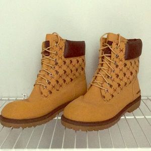 Women’s boots